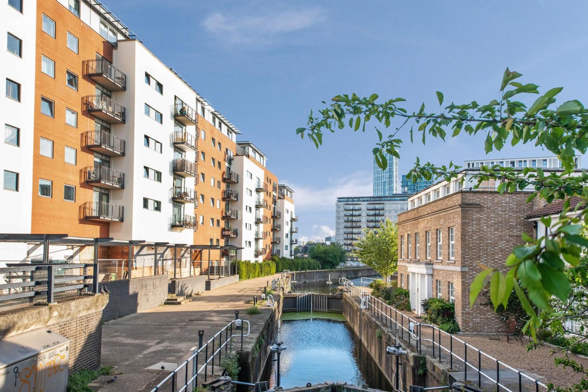 Penthouse W/ Hot Tub Near Stratford, Westfield Appartement Londen Buitenkant foto